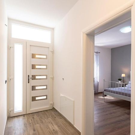 Nice Apartment In Orebic With House Sea View Exterior foto